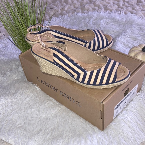 Lands' End Shoes - NIB Lands’ End sz 8.5 deep sea navy stripe Presley Mid wedge espadrille sandal